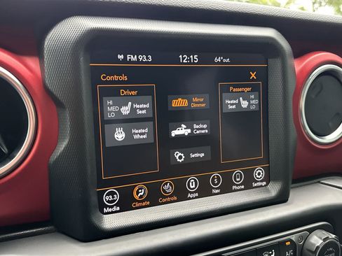 Used 2022 Jeep Gladiator Rubicon w/ LED Lighting Group AWD/4WD image 12