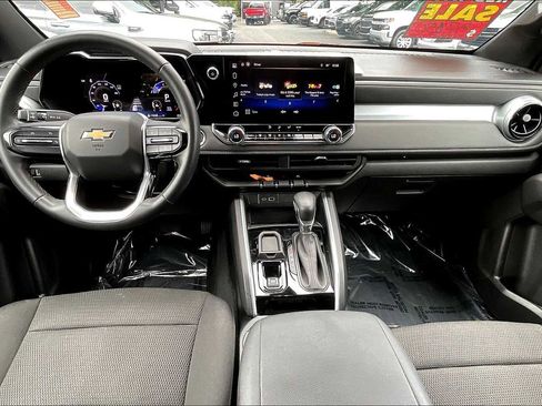 Used 2024 Chevrolet Colorado LT w/ LT Convenience Package image 14
