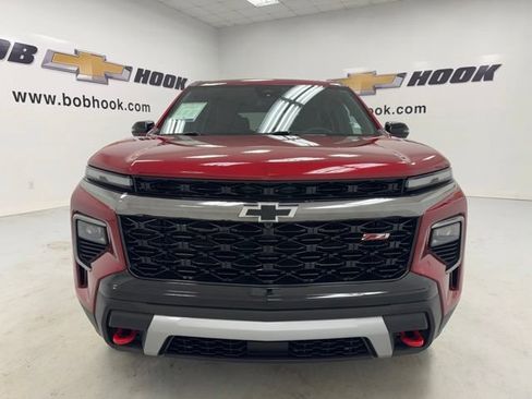 Used 2024 Chevrolet Traverse Z71 w/ LPO, Floor Liner Package AWD/4WD image 2