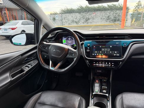 Used 2022 Chevrolet Bolt LT w/ Infotainment Package image 21