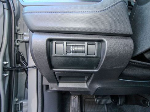 Used 2026 Subaru Forester Premium AWD/4WD image 18