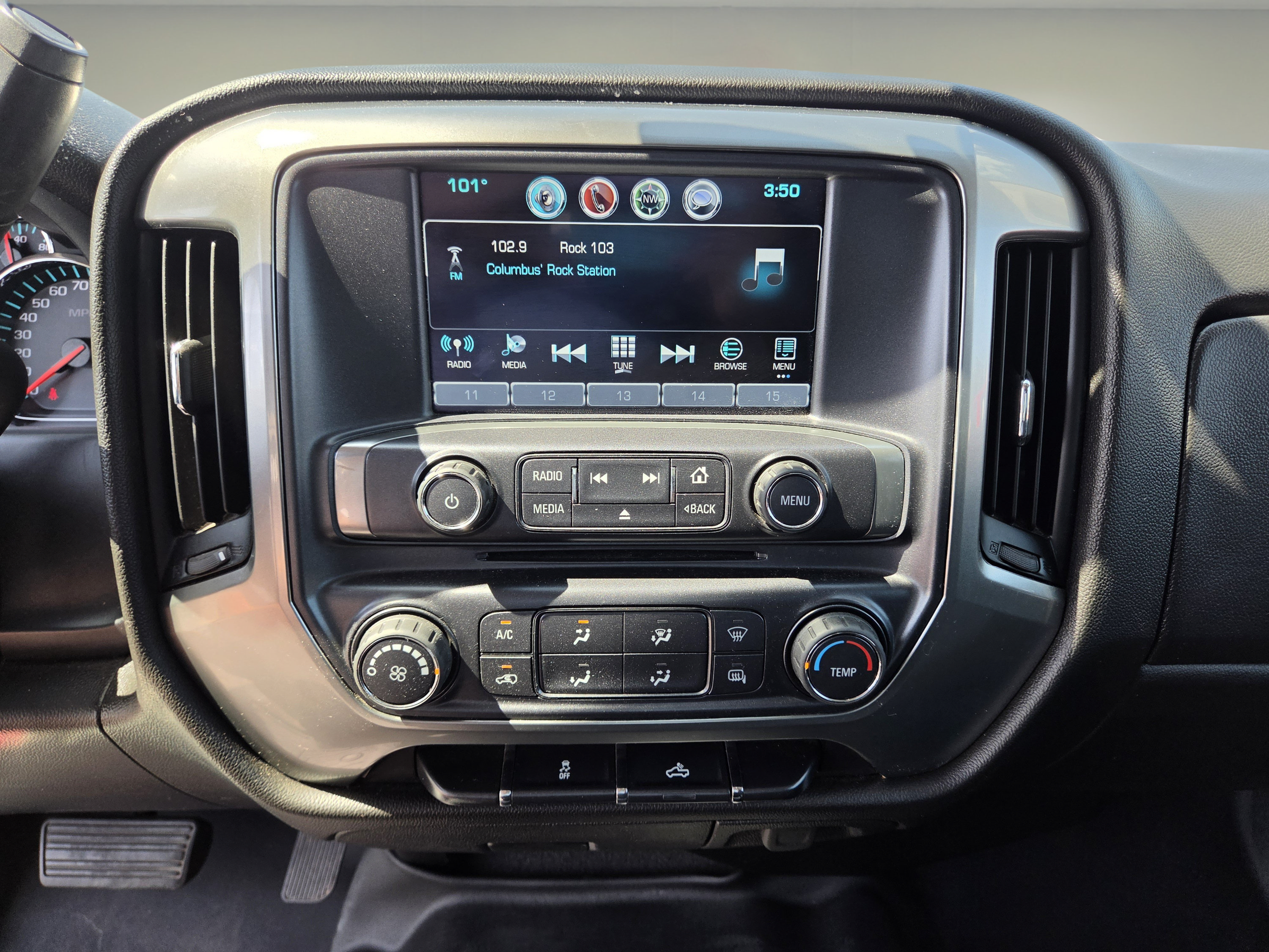 Used 2019 Chevrolet Silverado 1500 LT AWD/4WD image 16