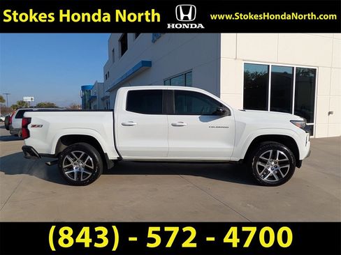 Used 2023 Chevrolet Colorado Z71 w/ Z71 Convenience Package 2 image 3