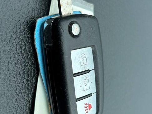 Used 2018 Nissan Rogue S AWD/4WD image 32