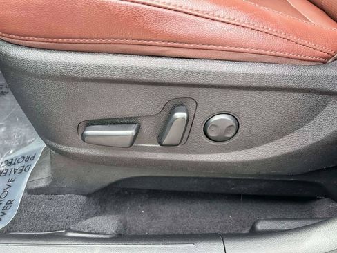Used 2023 Kia Telluride EX w/ EX Captain's Chair Package AWD/4WD image 19