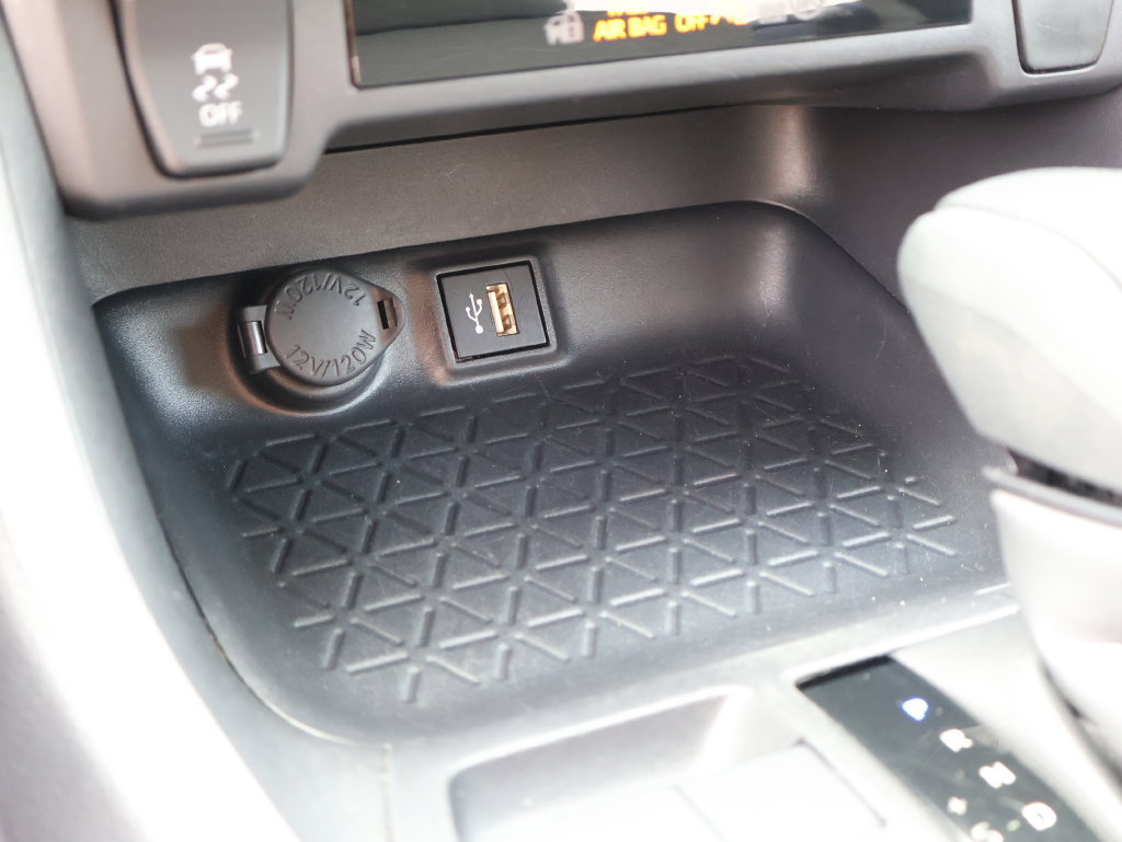 Used 2025 Toyota RAV4 XLE AWD/4WD image 35