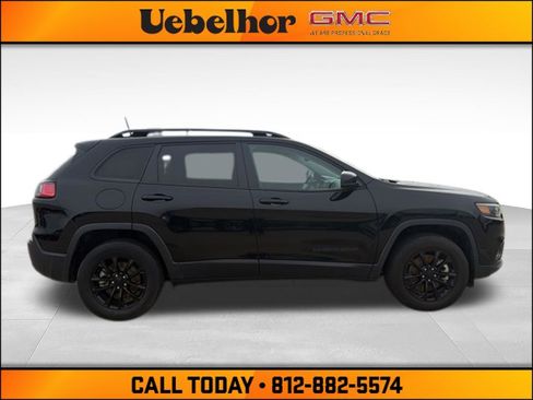 Used 2023 Jeep Cherokee Altitude Lux AWD/4WD image 3