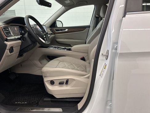 New 2026 Volkswagen Atlas SE FWD image 12