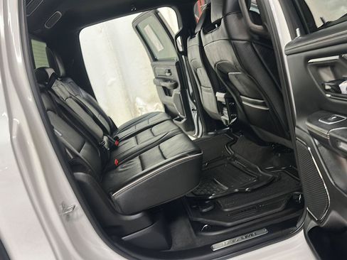 Used 2023 RAM 1500 Limited w/ Body Color Bumper Group AWD/4WD image 32