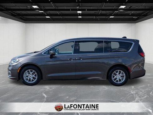 Certified 2023 Chrysler Pacifica Touring-L FWD image 2
