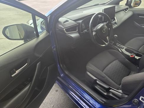 Used 2023 Toyota Corolla SE w/ SE Premium Package FWD image 4