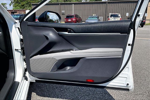 Used 2024 Toyota Camry SE FWD image 29