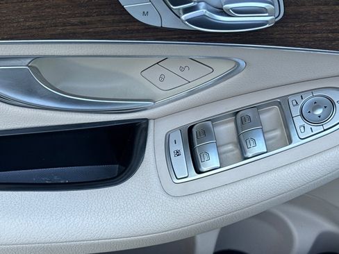 Used 2020 Mercedes-Benz GLC 300 image 11