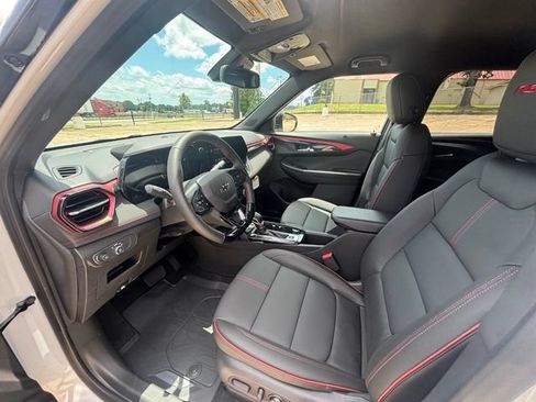 New 2026 Chevrolet TrailBlazer RS w/ Convenience Package FWD image 11