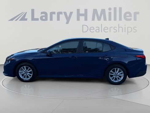 Used 2025 Toyota Camry LE FWD image 2