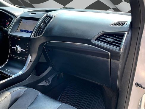 Certified 2020 Ford Edge ST w/ Cold Weather Package AWD/4WD image 16