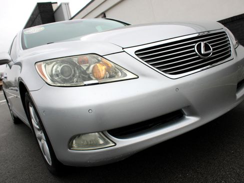 Used 2007 Lexus LS 460 Luxury image 8