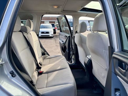 Used 2018 Subaru Forester 2.5i Premium w/ All-Weather Package image 9