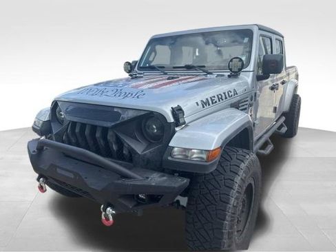 Used 2022 Jeep Gladiator Sport image 2