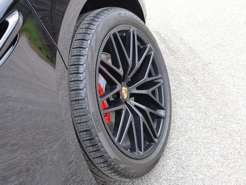 Used 2026 Porsche Macan GTS AWD/4WD image 36