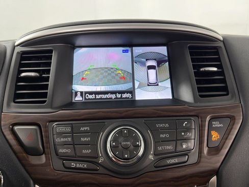 Used 2020 Nissan Pathfinder Platinum FWD image 22
