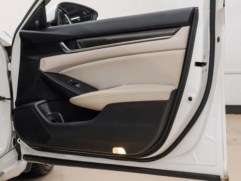 Used 2018 Honda Accord Touring image 56