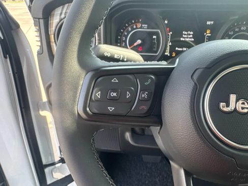 New 2026 Jeep Gladiator Sport AWD/4WD image 21