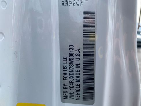 Used 2025 Jeep Wrangler Sport S image 28