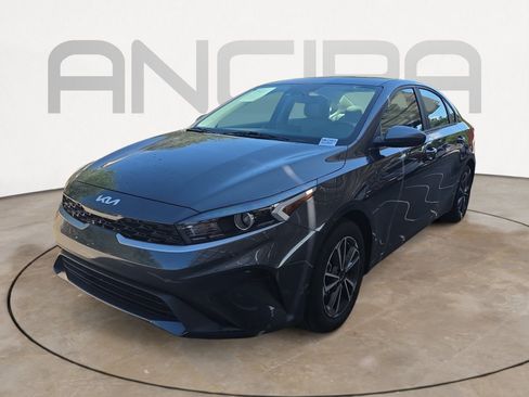 Certified 2023 Kia Forte LXS FWD image 4