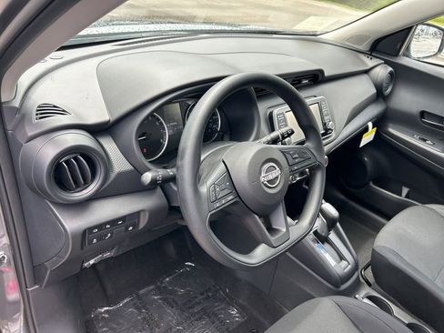 New 2025 Nissan Kicks Play S image 15