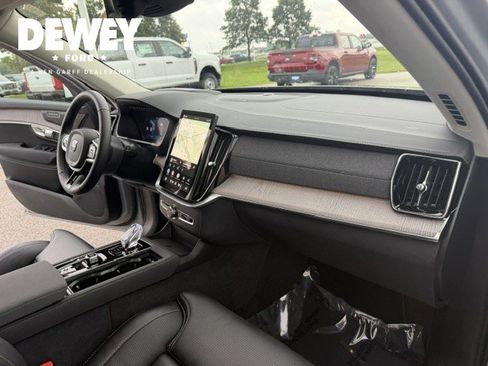 Used 2026 Volvo XC90 B6 Ultra w/ Protection Package Premier AWD/4WD image 43