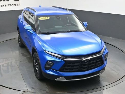 Used 2024 Chevrolet Blazer LT FWD image 46