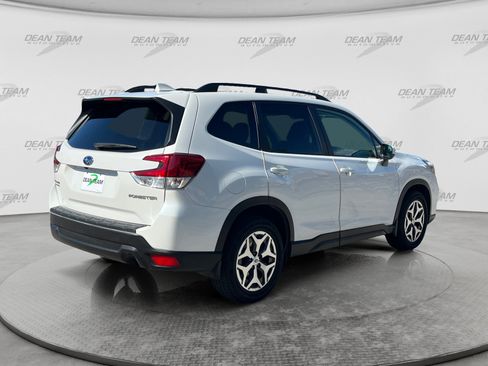Used 2019 Subaru Forester Premium AWD/4WD image 7