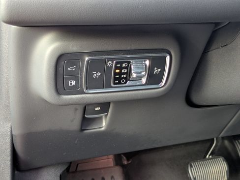 Used 2024 Lincoln Nautilus Reserve w/ Equipment Group 202A AWD/4WD image 17