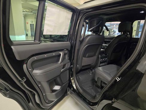 New 2026 Land Rover Defender 130 X-Dynamic SE AWD/4WD image 17