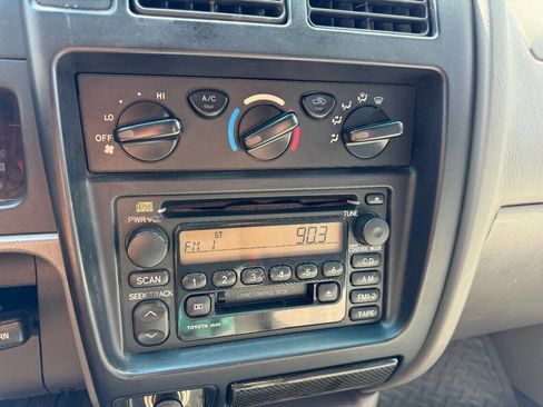Used 2001 Toyota Tacoma PreRunner image 29