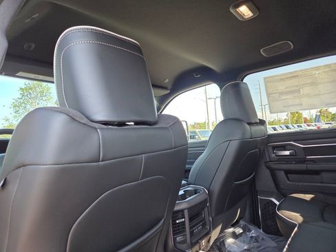New 2026 RAM 2500 Laramie AWD/4WD image 9