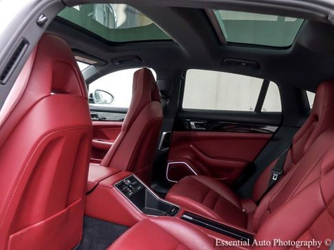 Used 2018 Porsche Panamera 4S image 15