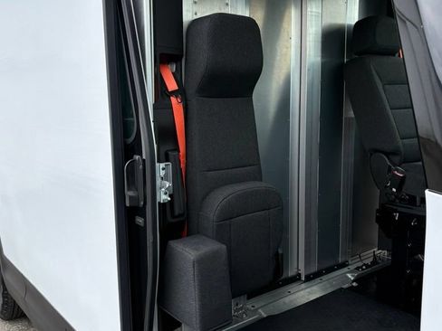Used 2024 Chevrolet Brightdrop 400 w/ Commercial Equipment Package AWD/4WD image 19