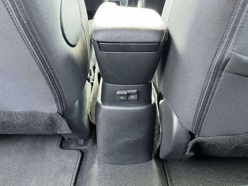 Used 2023 Nissan Kicks S FWD image 4