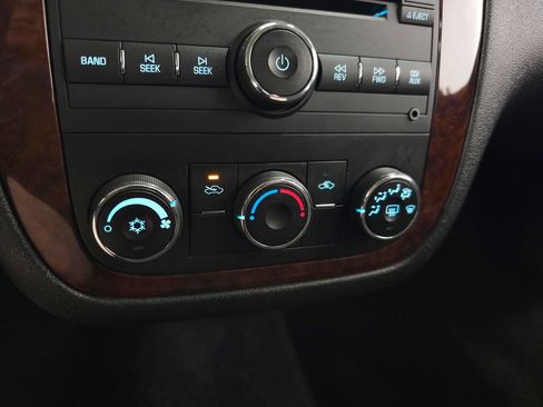 Used 2011 Chevrolet Impala LS FWD image 20
