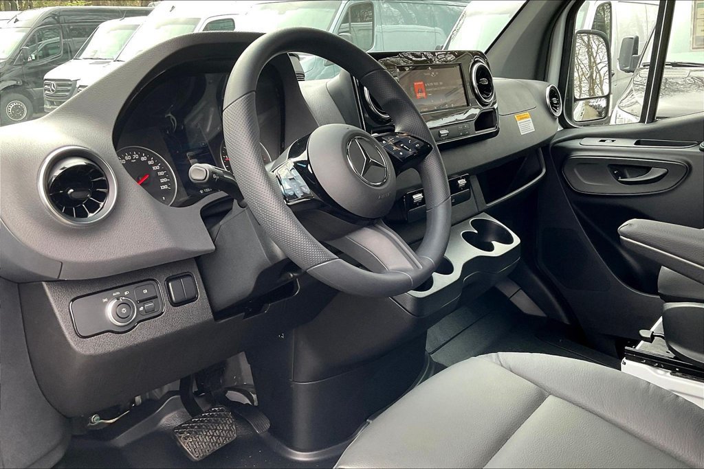 Used 2026 Mercedes-Benz Sprinter 2500 image 5
