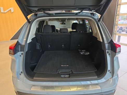 Used 2026 Nissan Rogue SV FWD image 29