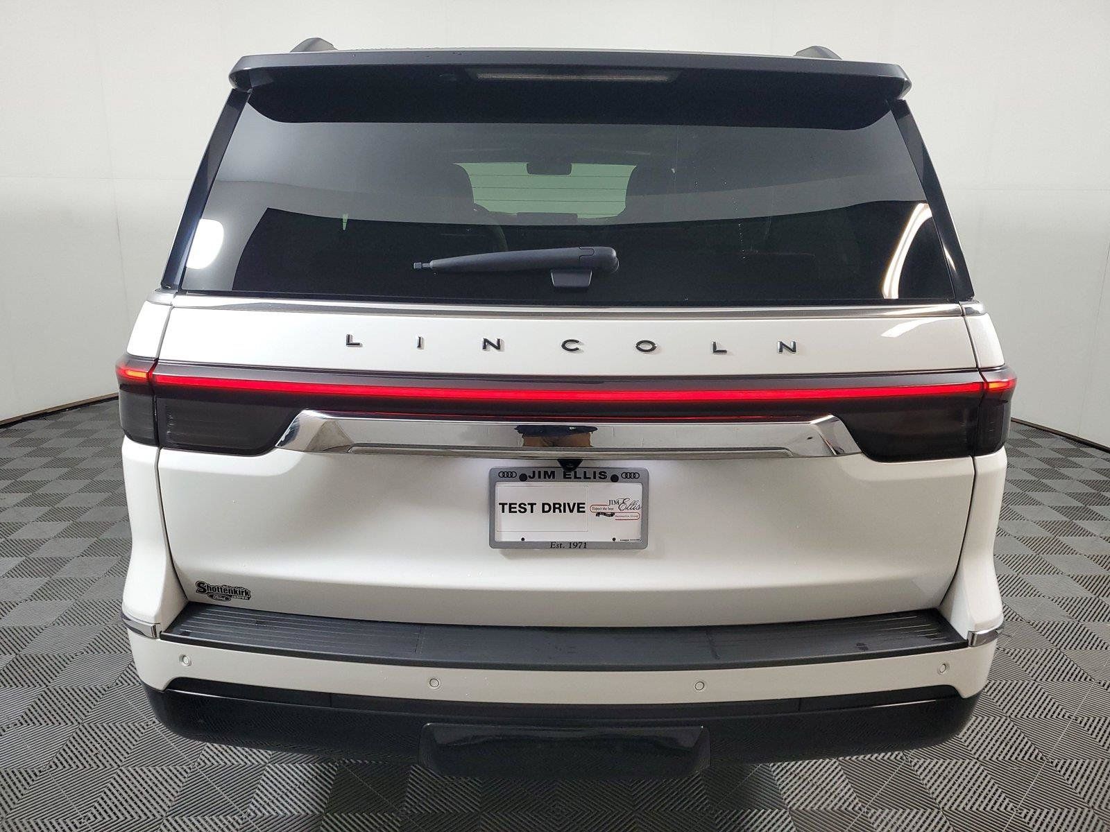 Used 2024 Lincoln Navigator Black Label AWD/4WD image 5
