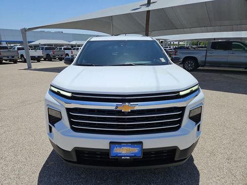 Used 2025 Chevrolet Traverse LT FWD image 14