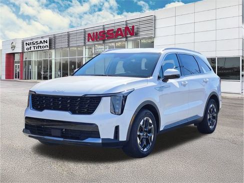 Used 2024 Kia Sorento S image 8