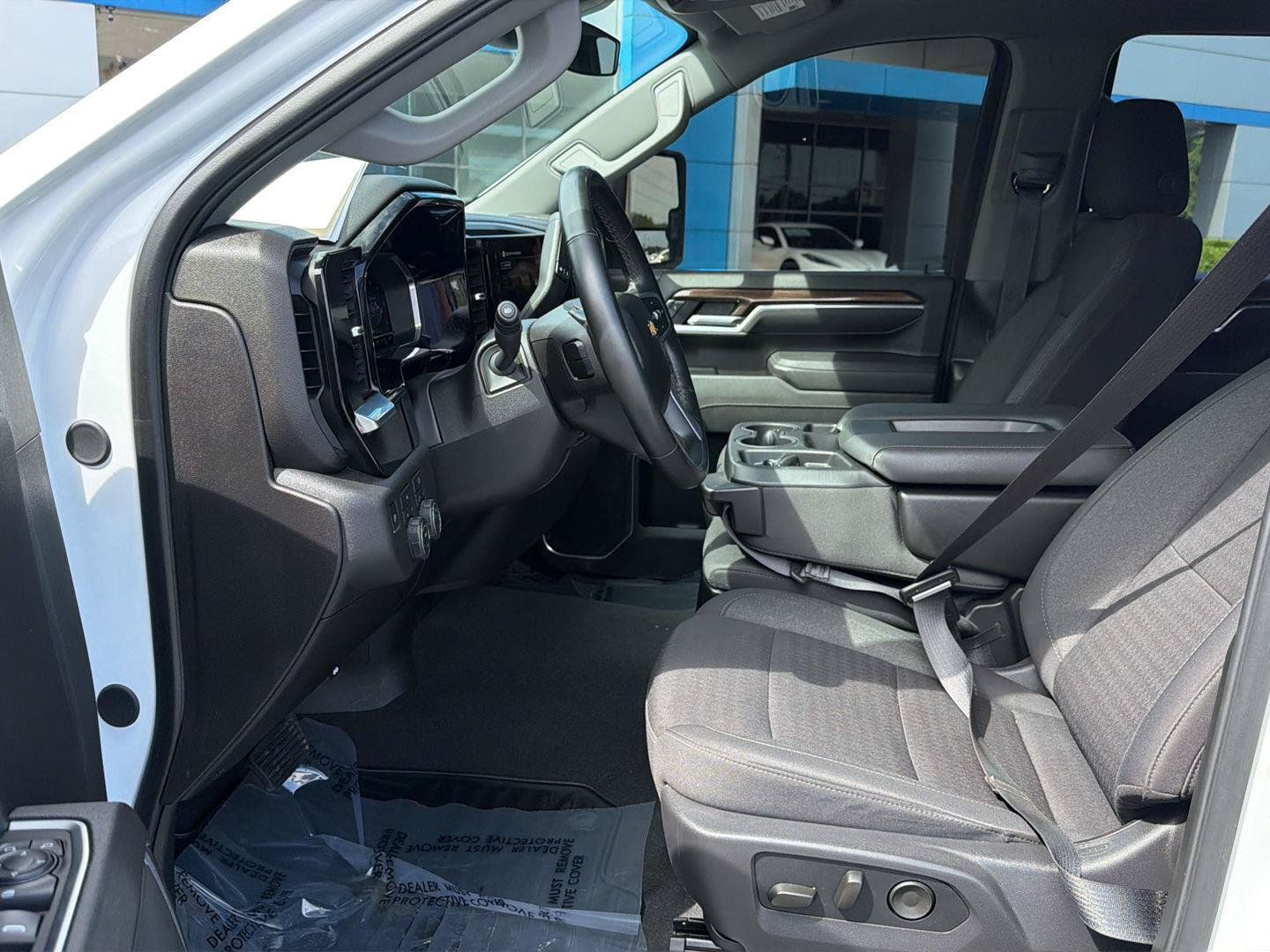 Used 2025 Chevrolet Silverado 2500 LT w/ Convenience Package AWD/4WD image 10