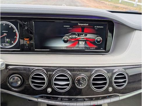 Used 2016 Mercedes-Benz S 550 4MATIC Sedan w/ Premium Package image 23