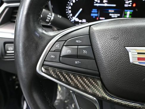 Used 2017 Cadillac XT5 Luxury image 30