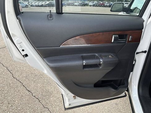 Used 2014 Lincoln MKX AWD w/ Equipment Group 101A image 13